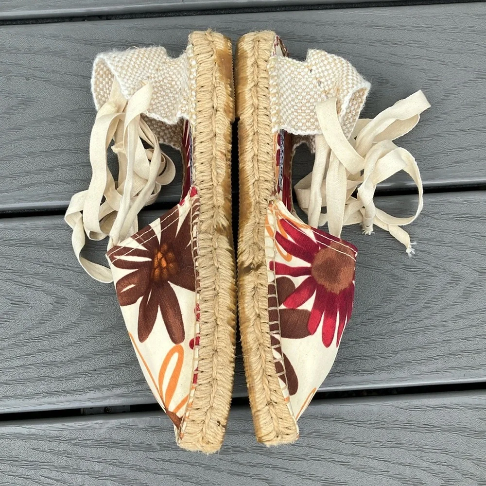 Reflections by Andre Assous Espadrille/Flats/Sandals Multicolor Size 9 NWOT